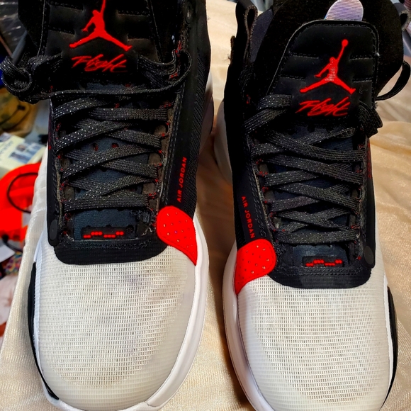 Air Jordan shoes - Picture 2 of 4